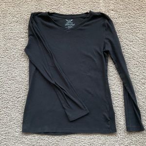 Plain black long sleeve top vneck size Medium